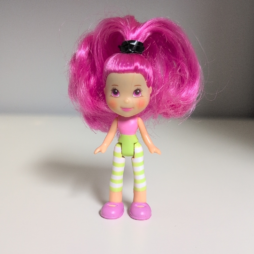 🩷4/$20🩷 Strawberry Shortcake McDonald's Figure, Y2k